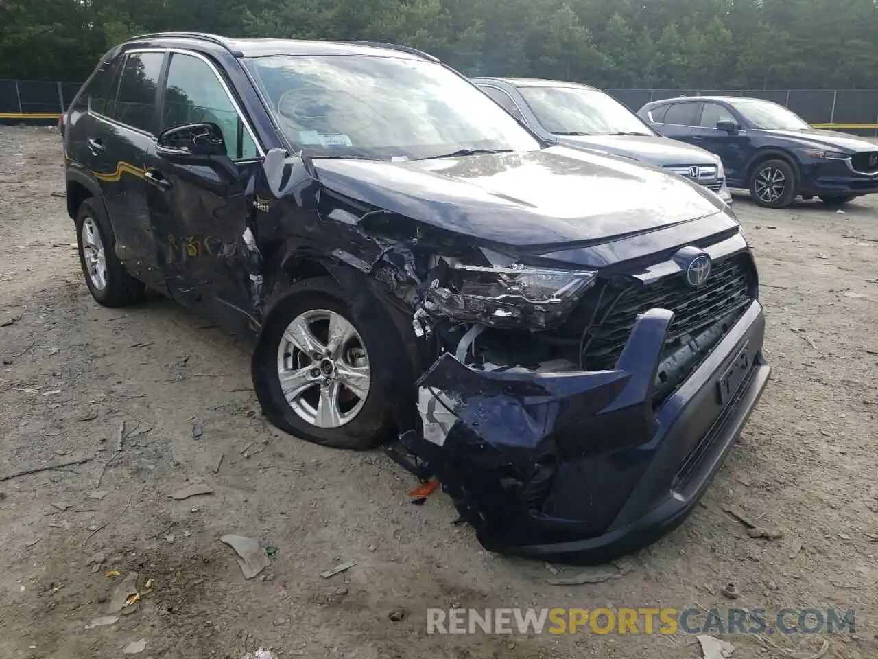 1 Photograph of a damaged car 2T3RWRFV3LW068211 TOYOTA RAV4 2020