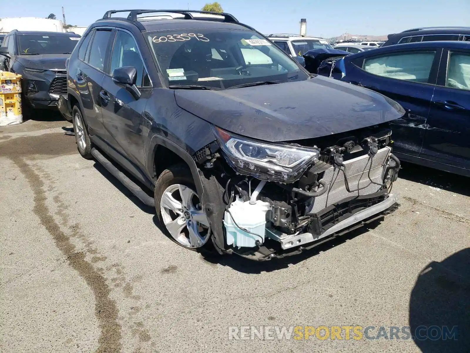 1 Photograph of a damaged car 2T3RWRFV3LW083842 TOYOTA RAV4 2020