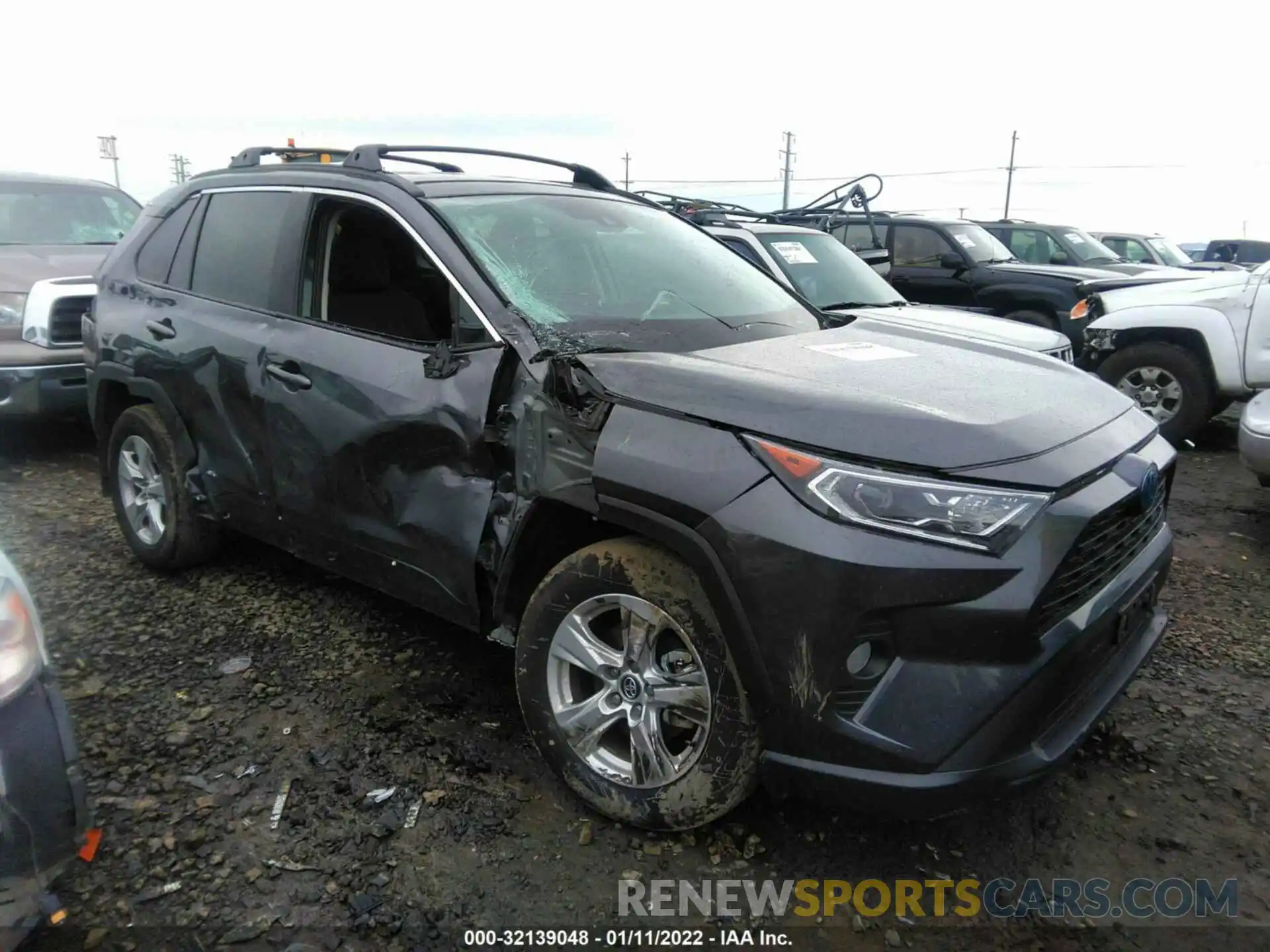 1 Photograph of a damaged car 2T3RWRFV3LW091732 TOYOTA RAV4 2020