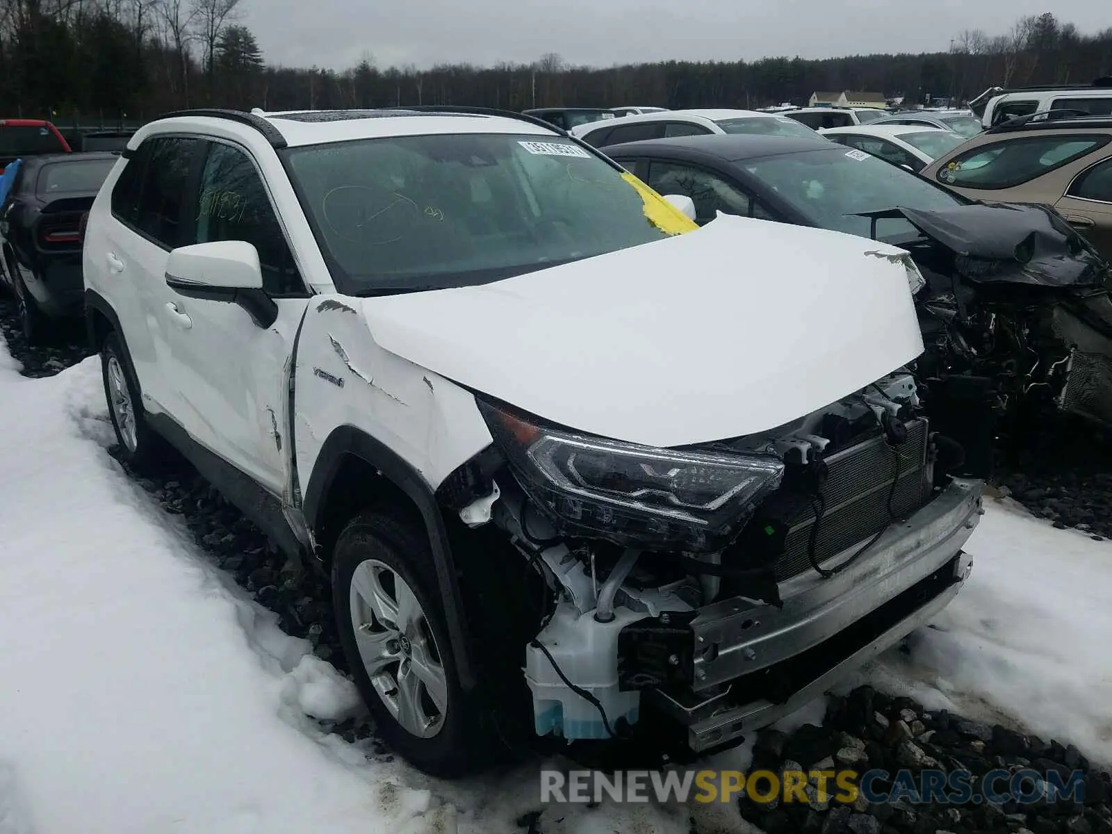 1 Photograph of a damaged car 2T3RWRFV3LW094341 TOYOTA RAV4 2020