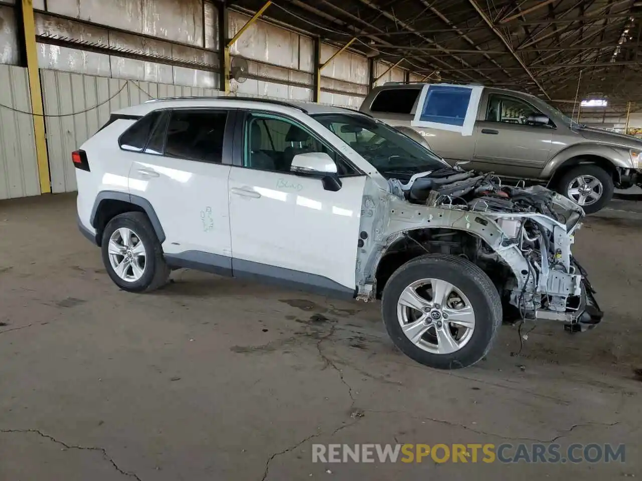 4 Photograph of a damaged car 2T3RWRFV3LW098258 TOYOTA RAV4 2020