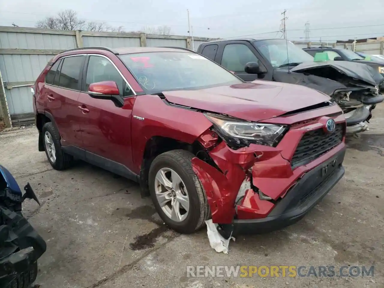 1 Photograph of a damaged car 2T3RWRFV4LW052485 TOYOTA RAV4 2020