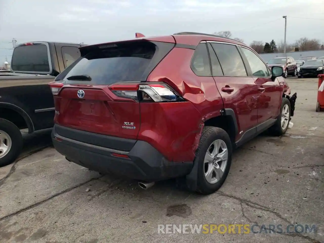 4 Photograph of a damaged car 2T3RWRFV4LW052485 TOYOTA RAV4 2020