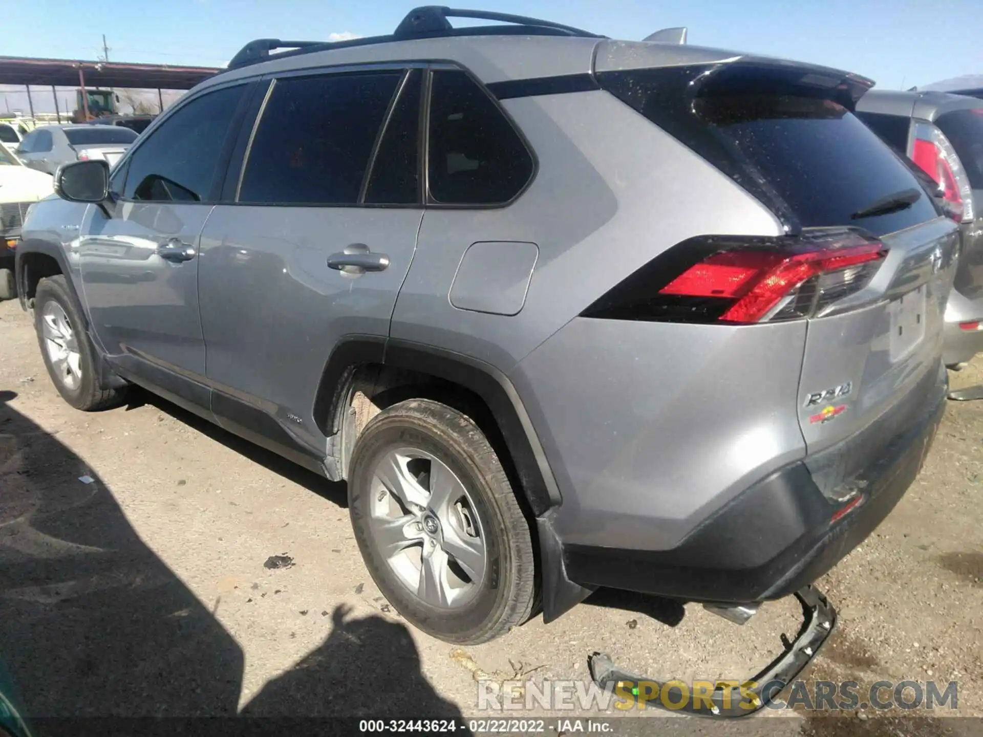 3 Photograph of a damaged car 2T3RWRFV4LW055113 TOYOTA RAV4 2020