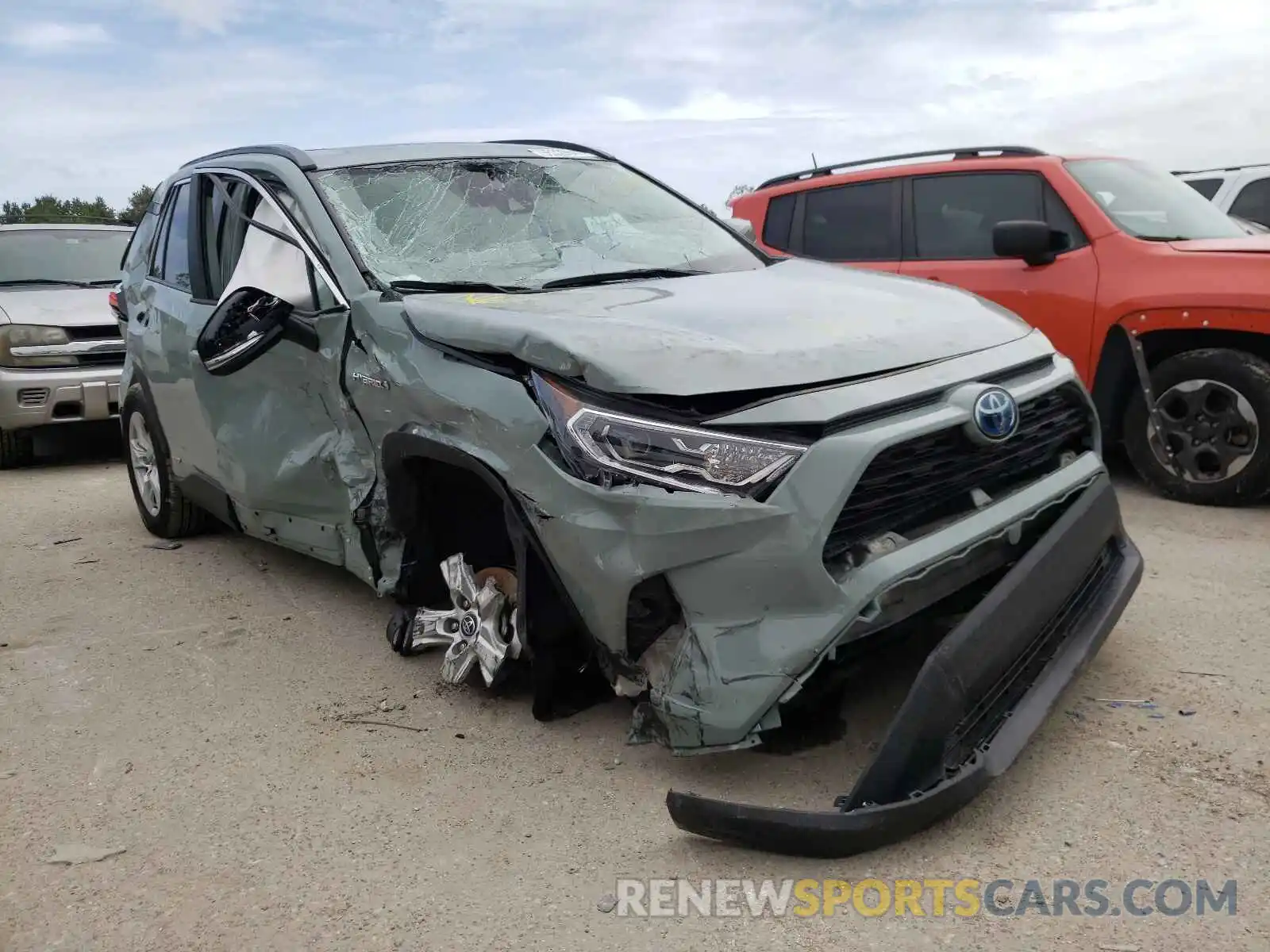 1 Photograph of a damaged car 2T3RWRFV4LW060537 TOYOTA RAV4 2020