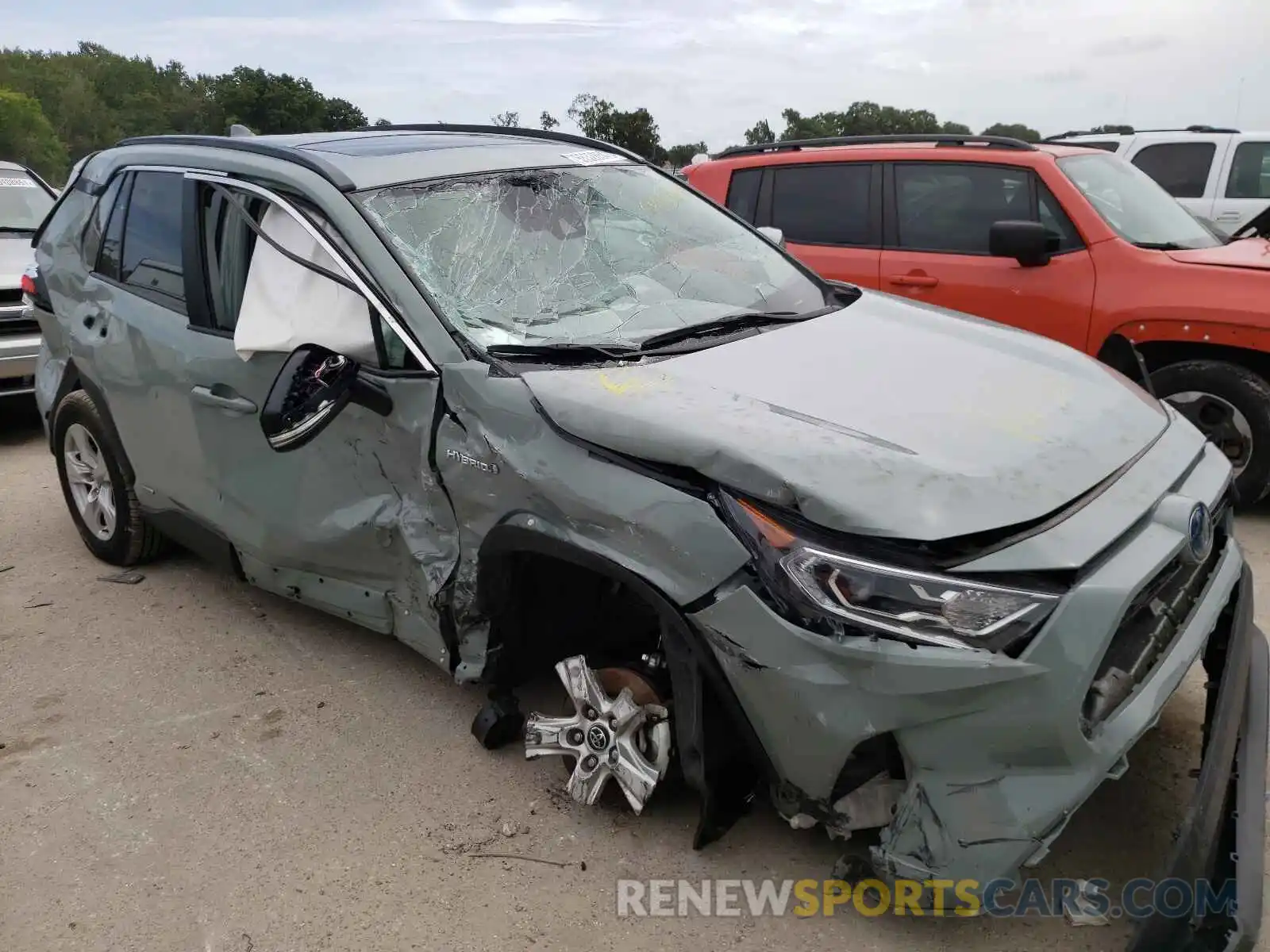 9 Photograph of a damaged car 2T3RWRFV4LW060537 TOYOTA RAV4 2020