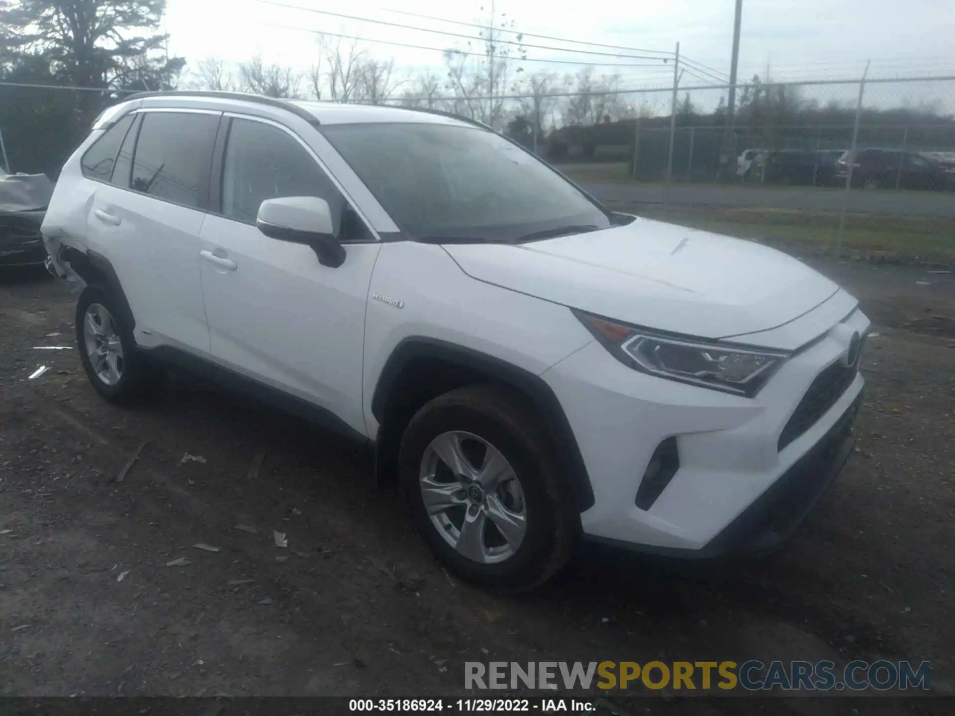 1 Photograph of a damaged car 2T3RWRFV4LW072087 TOYOTA RAV4 2020