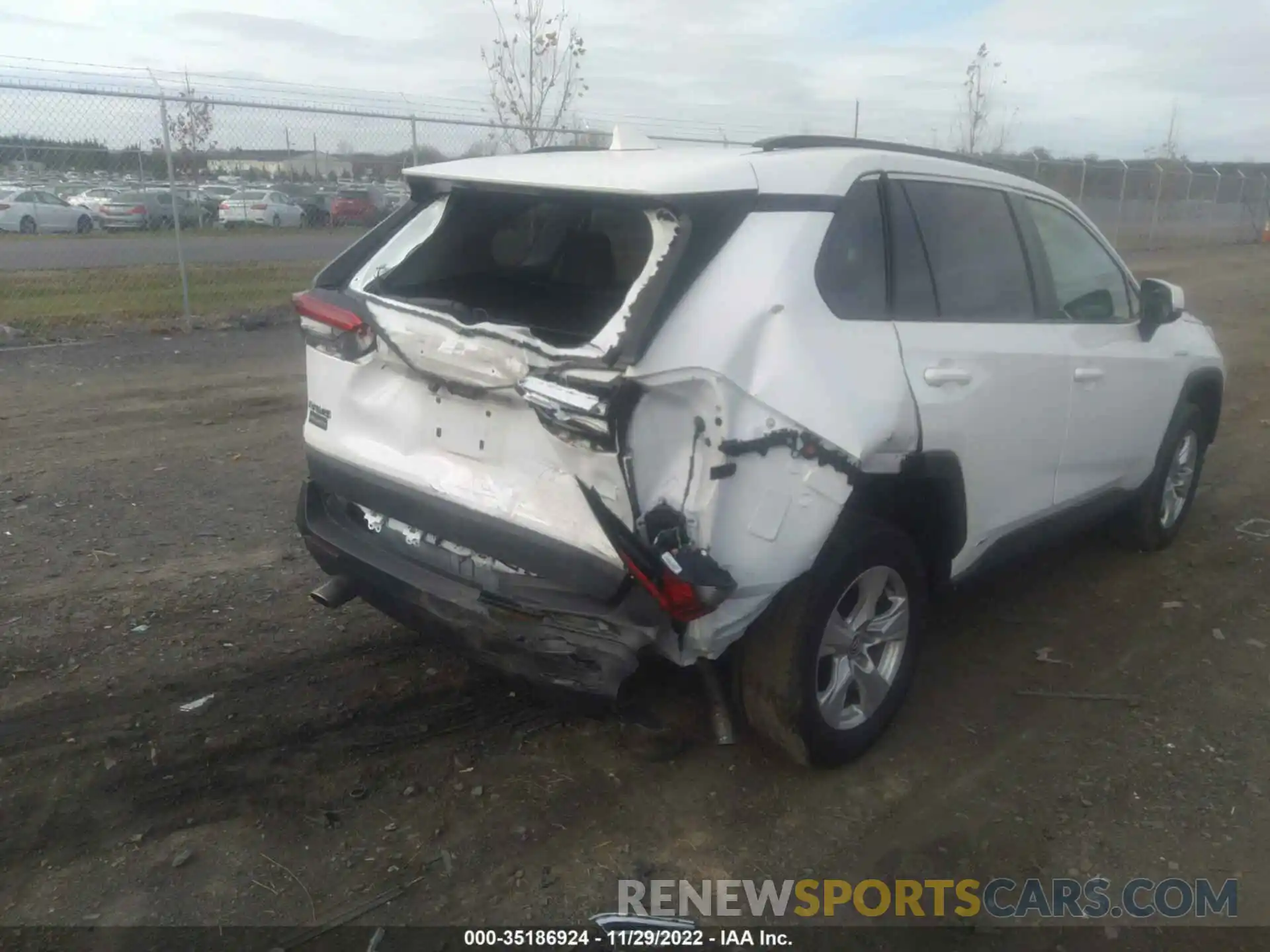 6 Photograph of a damaged car 2T3RWRFV4LW072087 TOYOTA RAV4 2020