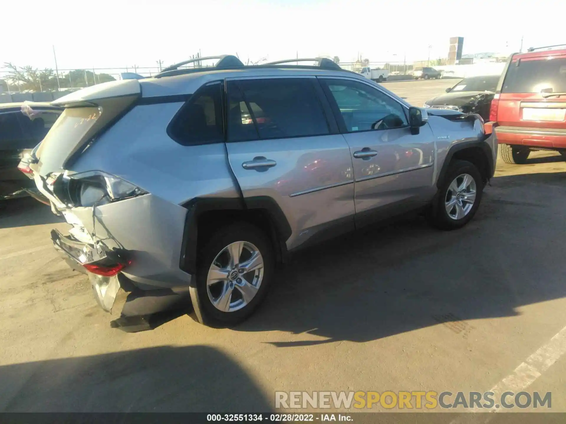 4 Photograph of a damaged car 2T3RWRFV4LW074325 TOYOTA RAV4 2020