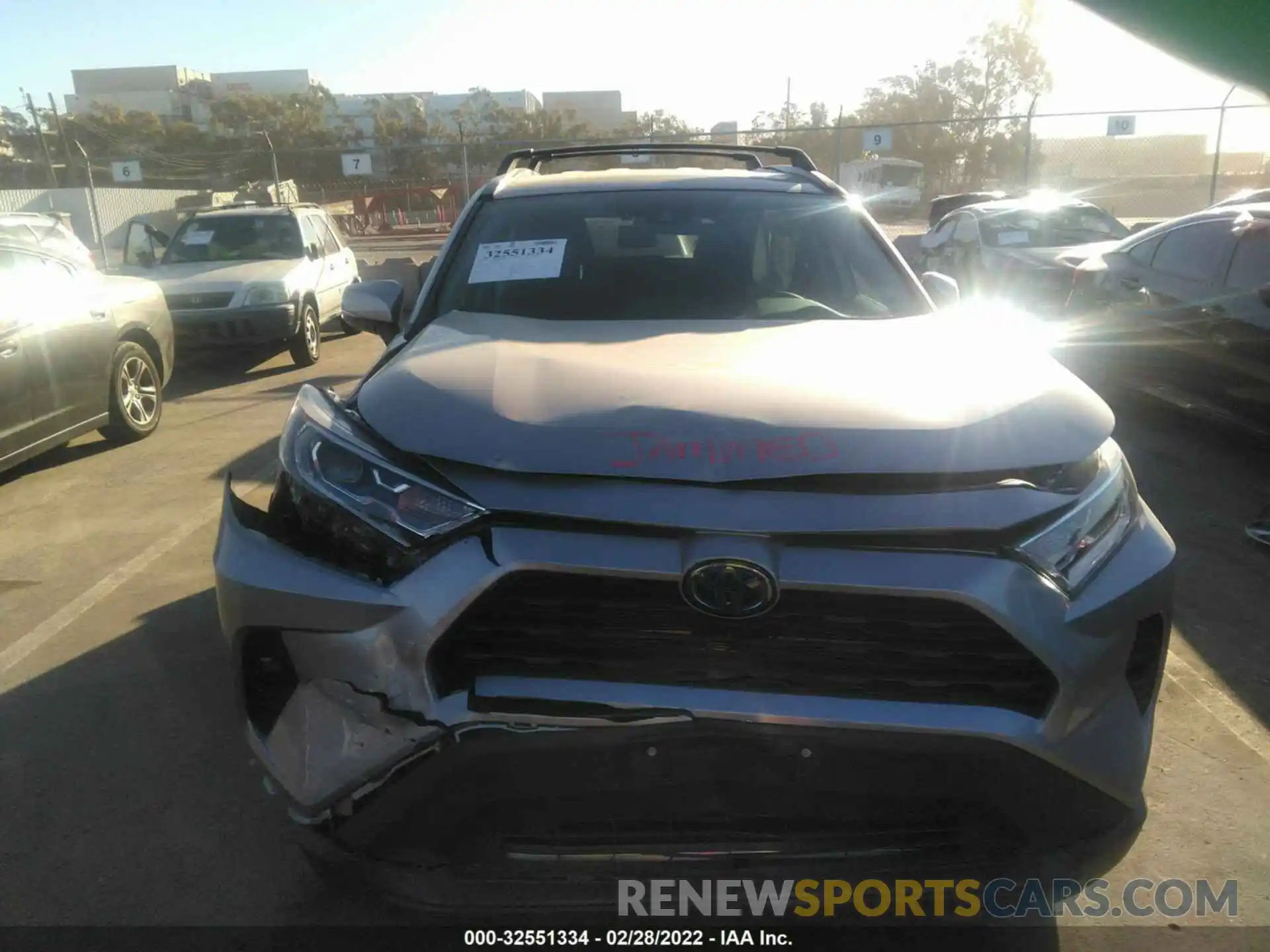 6 Photograph of a damaged car 2T3RWRFV4LW074325 TOYOTA RAV4 2020