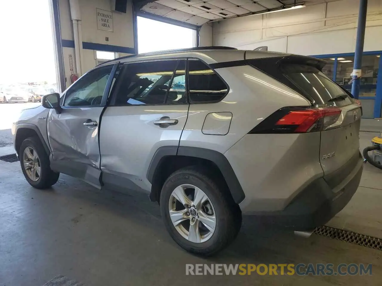 2 Photograph of a damaged car 2T3RWRFV4LW076575 TOYOTA RAV4 2020