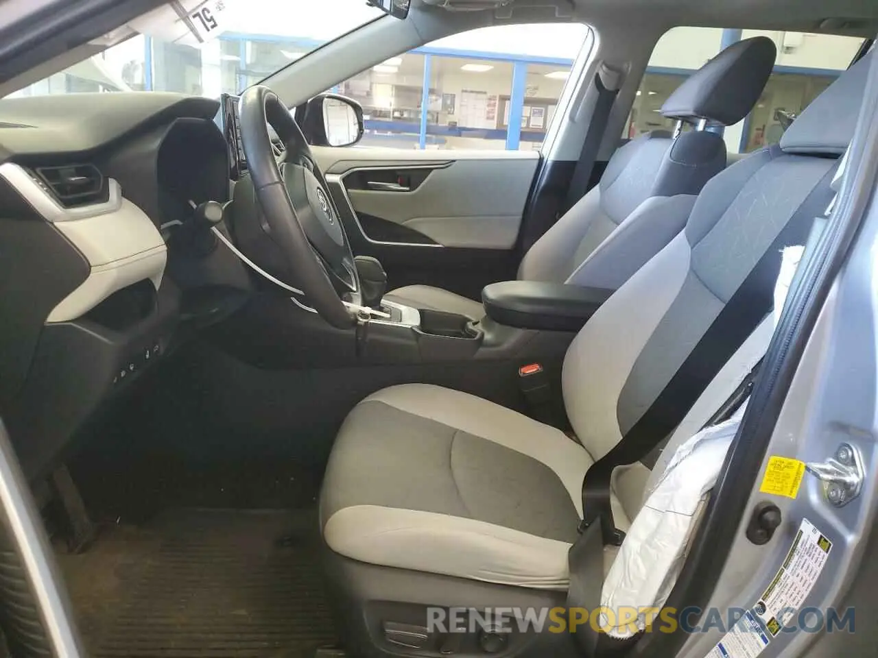7 Photograph of a damaged car 2T3RWRFV4LW076575 TOYOTA RAV4 2020