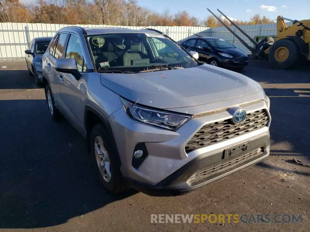 1 Photograph of a damaged car 2T3RWRFV4LW081713 TOYOTA RAV4 2020