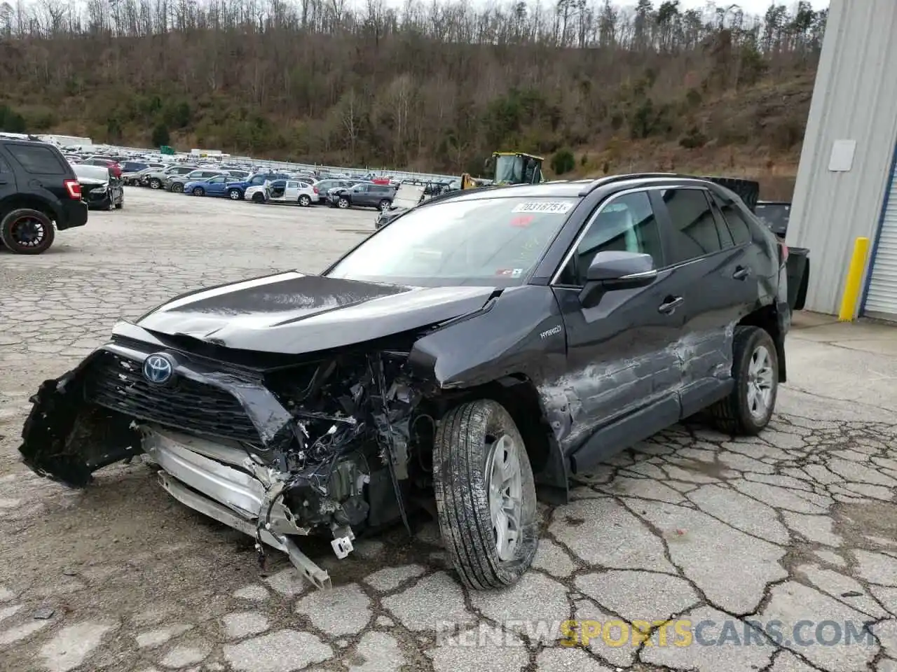 2 Photograph of a damaged car 2T3RWRFV4LW090444 TOYOTA RAV4 2020