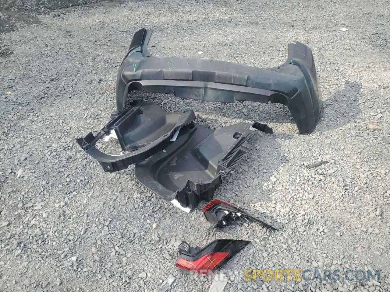 13 Photograph of a damaged car 2T3RWRFV4LW093781 TOYOTA RAV4 2020