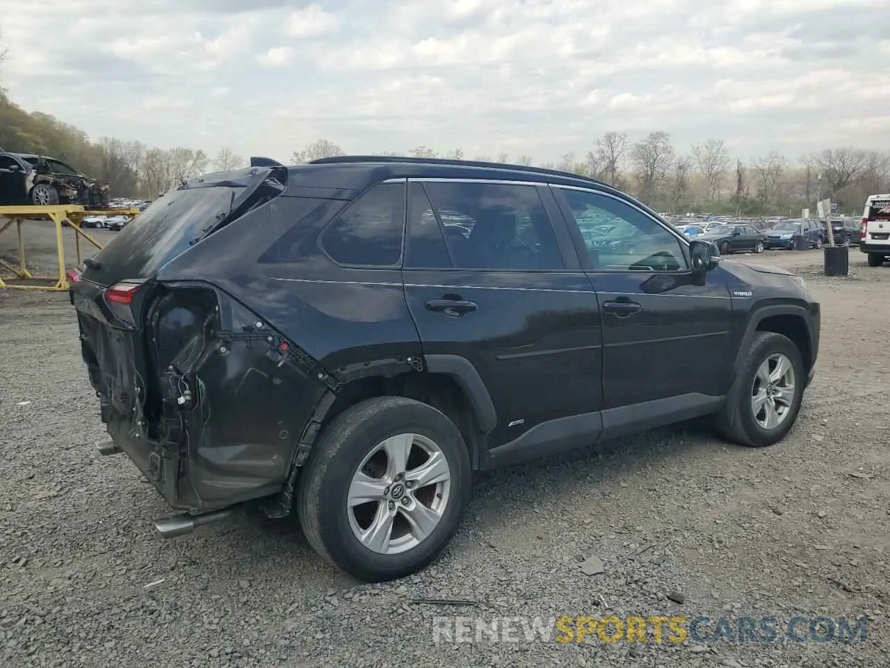 3 Photograph of a damaged car 2T3RWRFV4LW093781 TOYOTA RAV4 2020