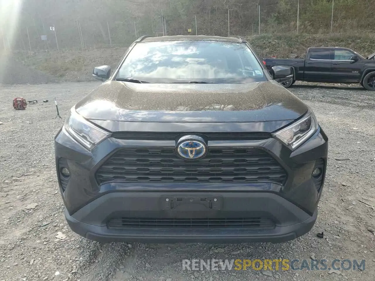 5 Photograph of a damaged car 2T3RWRFV4LW093781 TOYOTA RAV4 2020