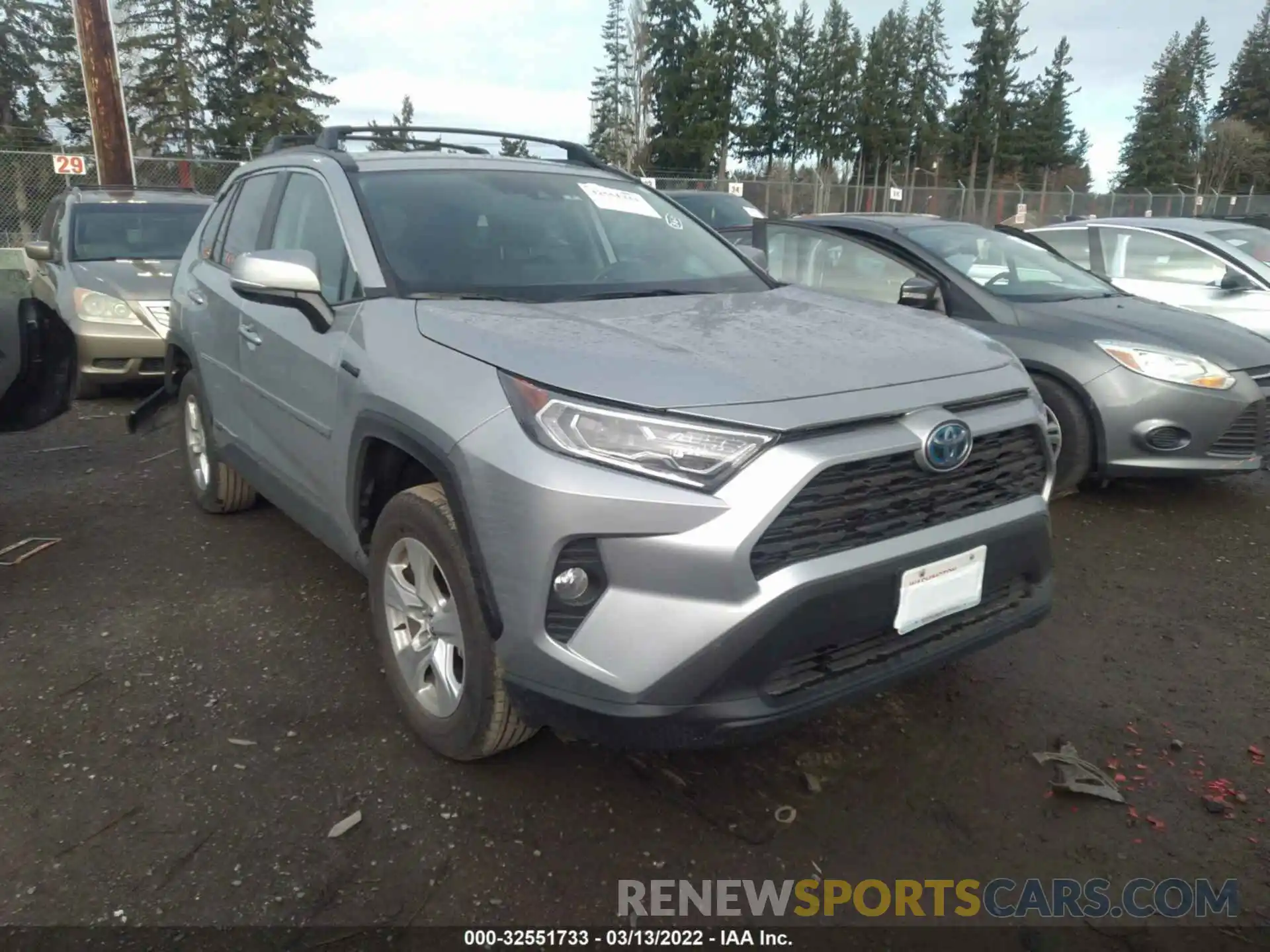 1 Photograph of a damaged car 2T3RWRFV4LW096485 TOYOTA RAV4 2020