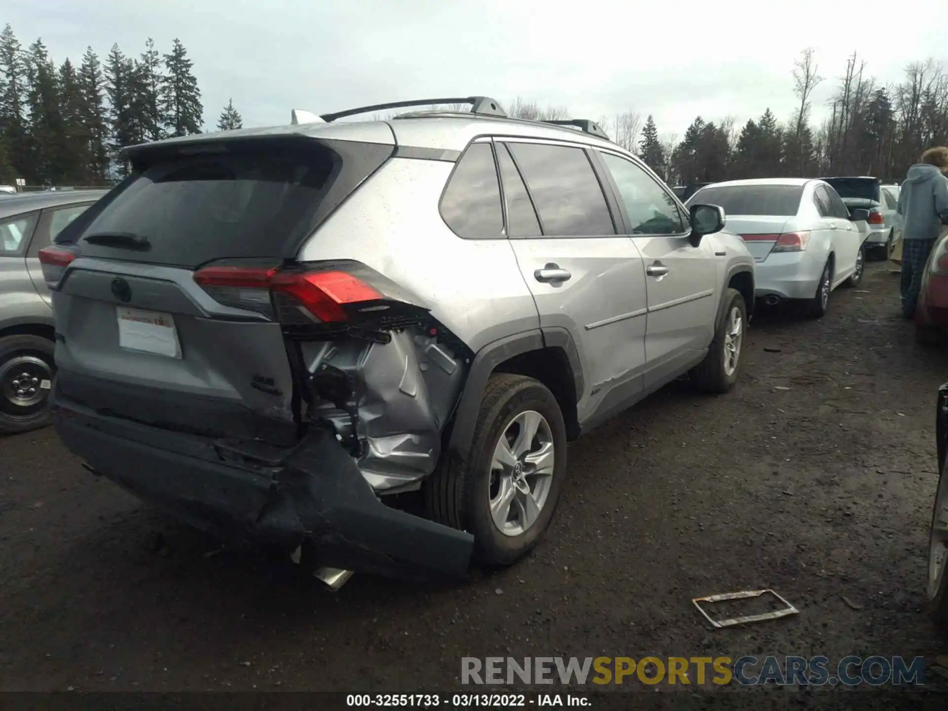 4 Photograph of a damaged car 2T3RWRFV4LW096485 TOYOTA RAV4 2020