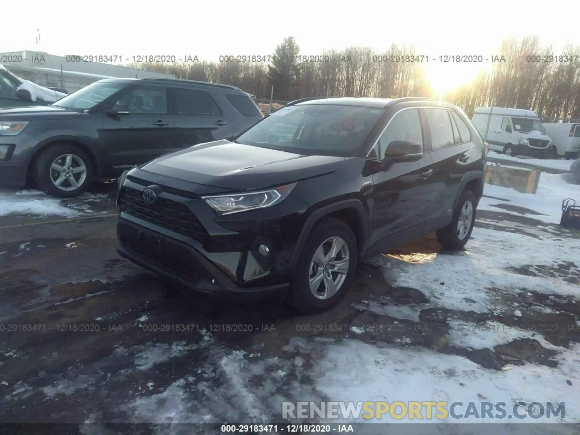 2 Photograph of a damaged car 2T3RWRFV5LW069182 TOYOTA RAV4 2020