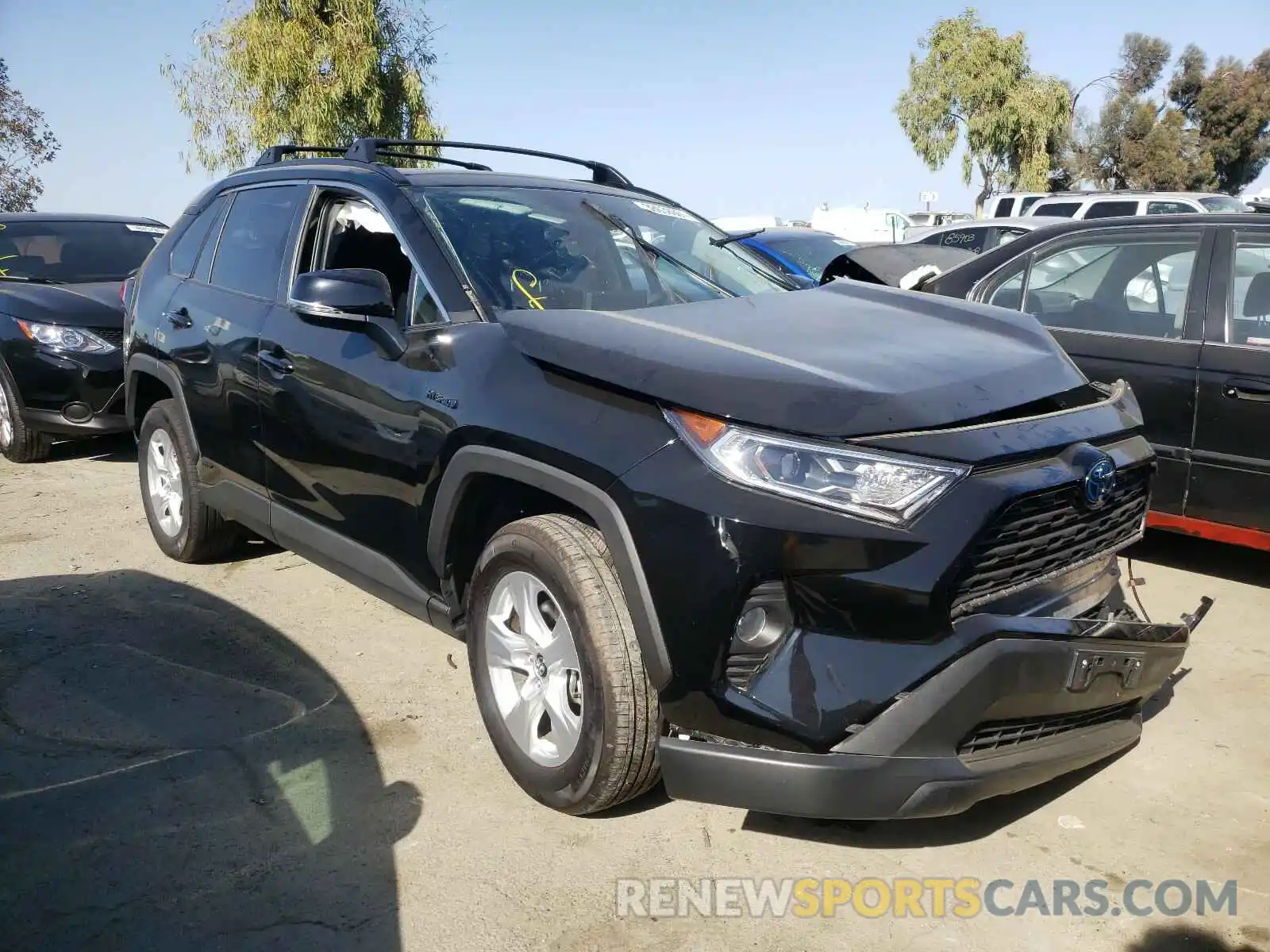 1 Photograph of a damaged car 2T3RWRFV5LW069893 TOYOTA RAV4 2020