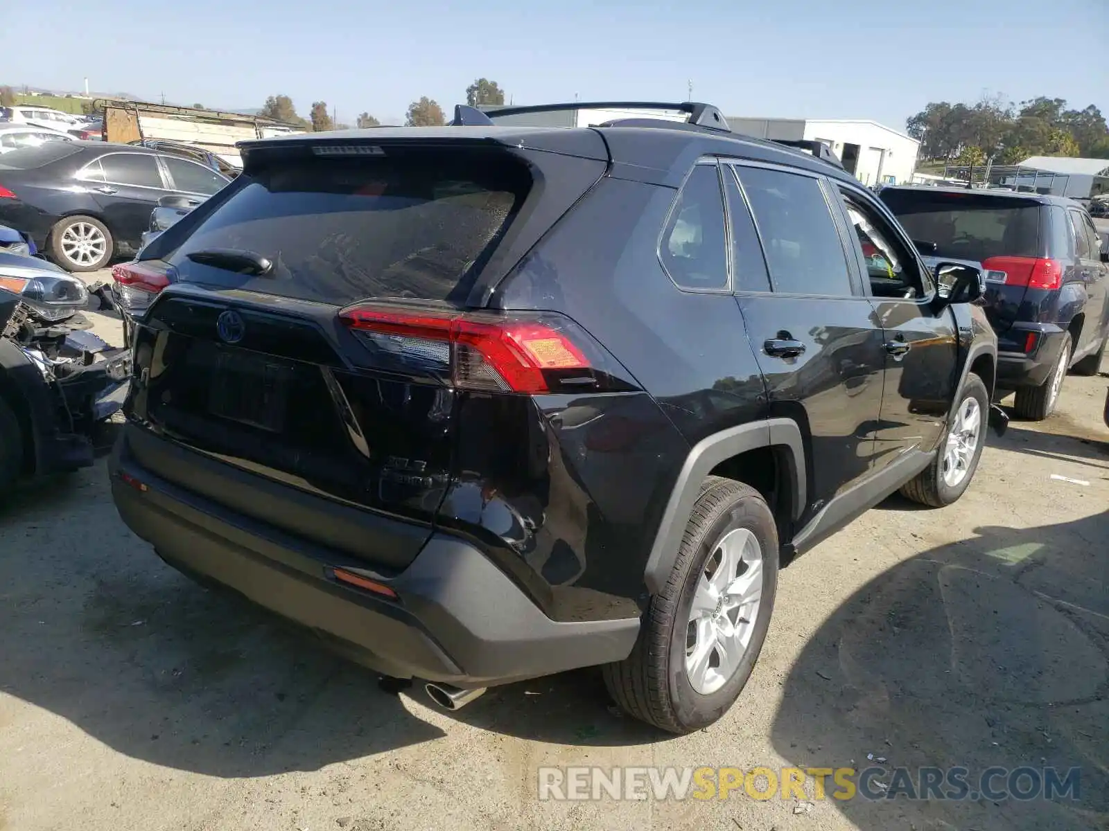 4 Photograph of a damaged car 2T3RWRFV5LW069893 TOYOTA RAV4 2020