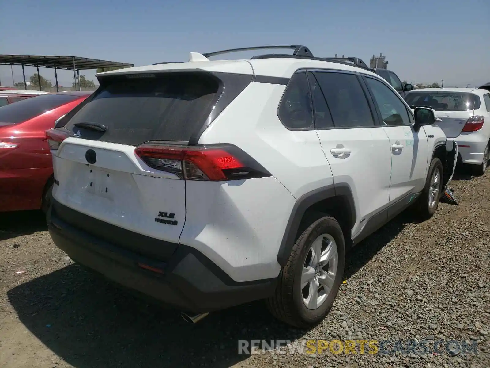 4 Photograph of a damaged car 2T3RWRFV5LW071384 TOYOTA RAV4 2020