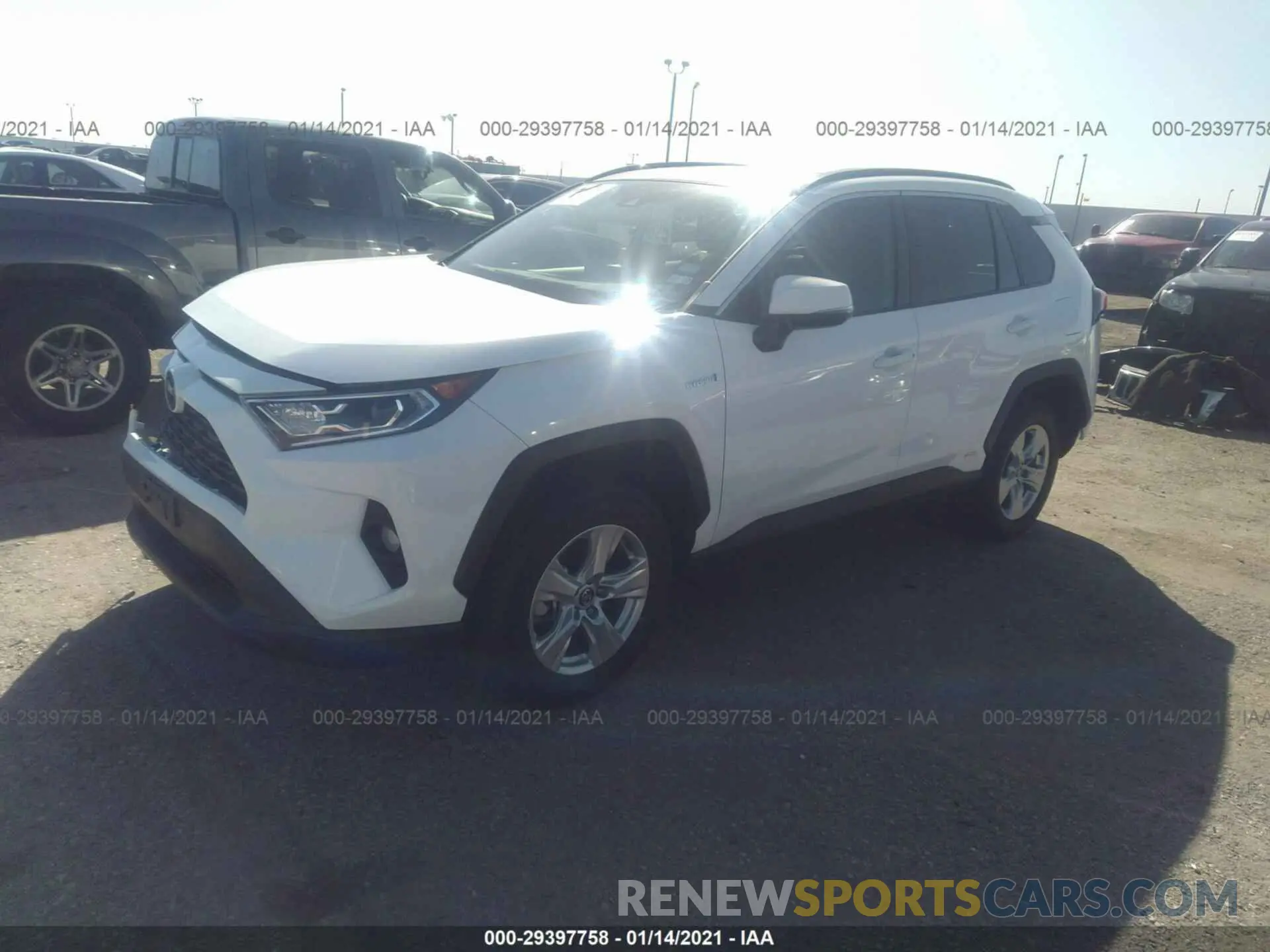 2 Photograph of a damaged car 2T3RWRFV5LW081669 TOYOTA RAV4 2020