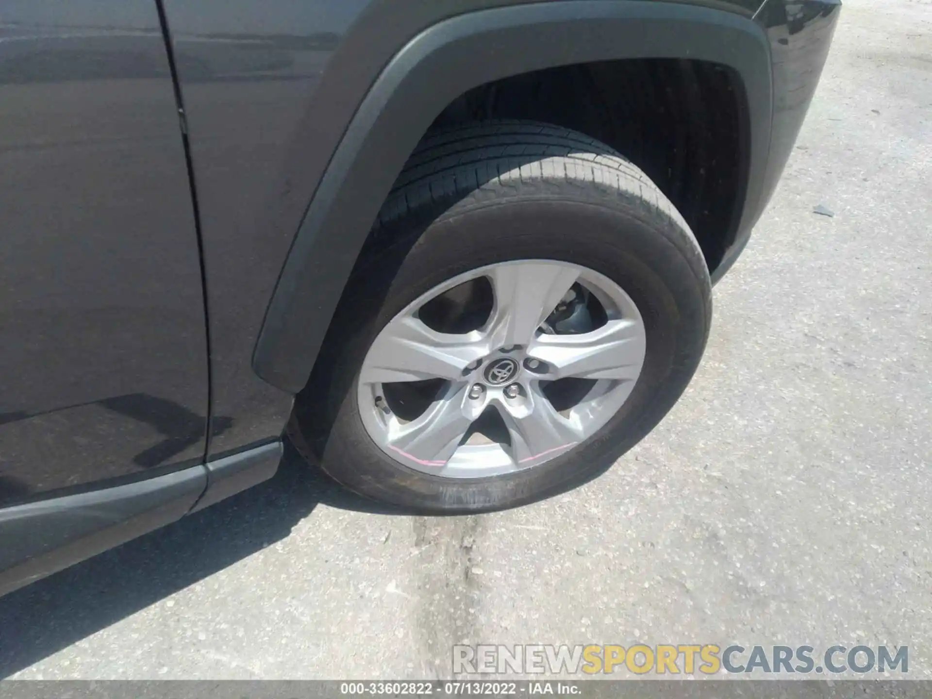 15 Photograph of a damaged car 2T3RWRFV5LW090520 TOYOTA RAV4 2020