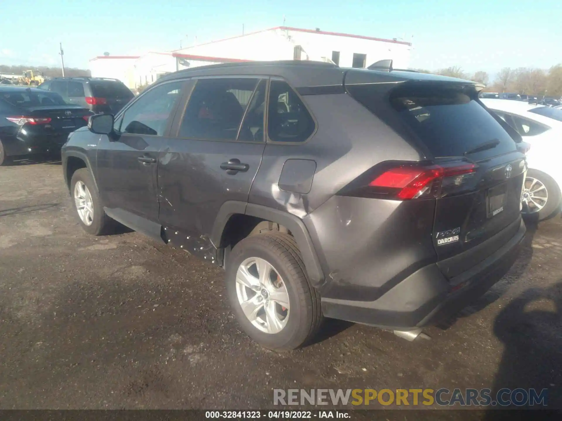 3 Photograph of a damaged car 2T3RWRFV6LW053962 TOYOTA RAV4 2020