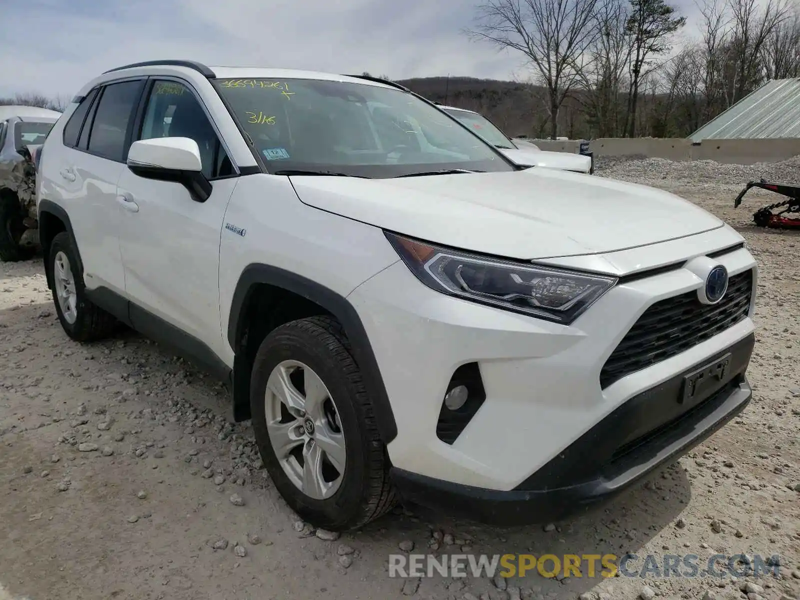 1 Photograph of a damaged car 2T3RWRFV6LW058353 TOYOTA RAV4 2020