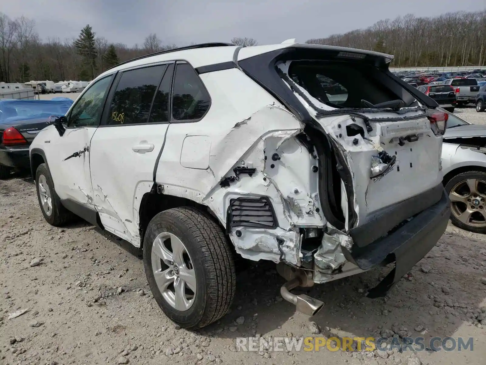 3 Photograph of a damaged car 2T3RWRFV6LW058353 TOYOTA RAV4 2020