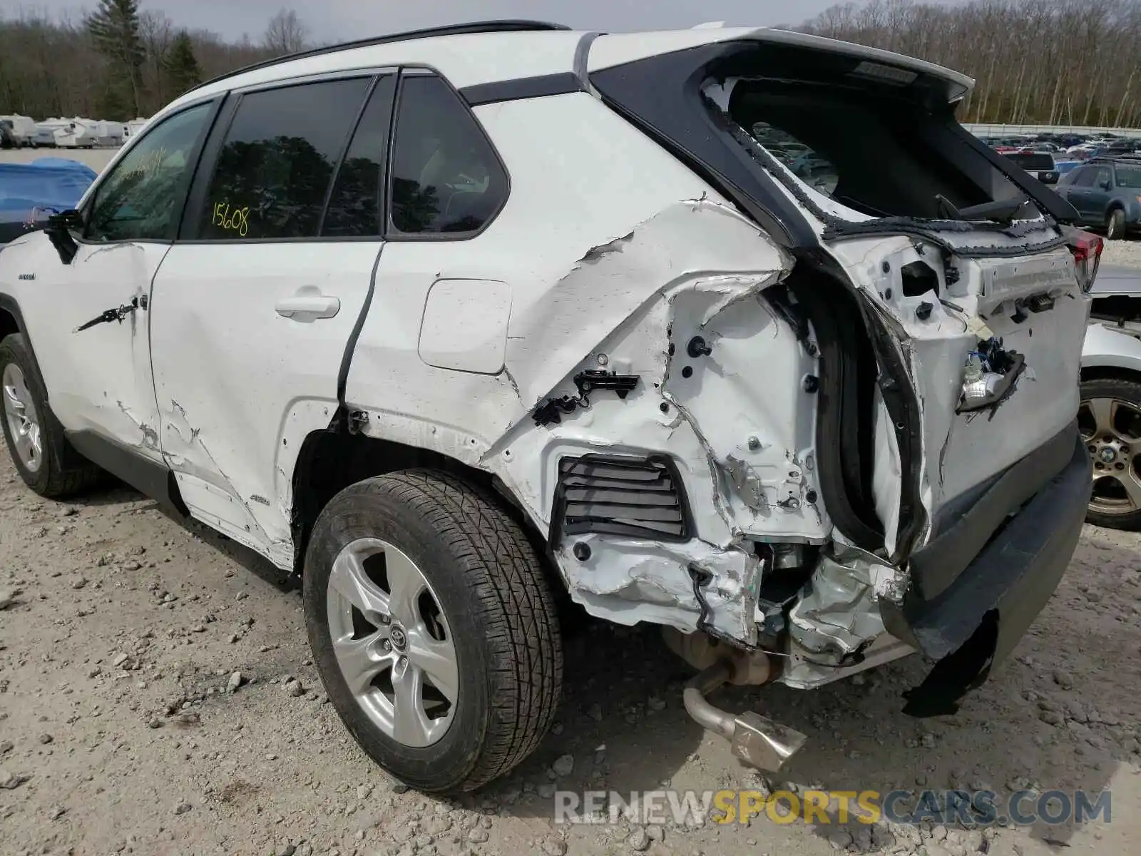 9 Photograph of a damaged car 2T3RWRFV6LW058353 TOYOTA RAV4 2020