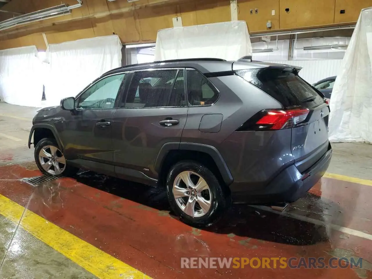 2 Photograph of a damaged car 2T3RWRFV6LW076805 TOYOTA RAV4 2020