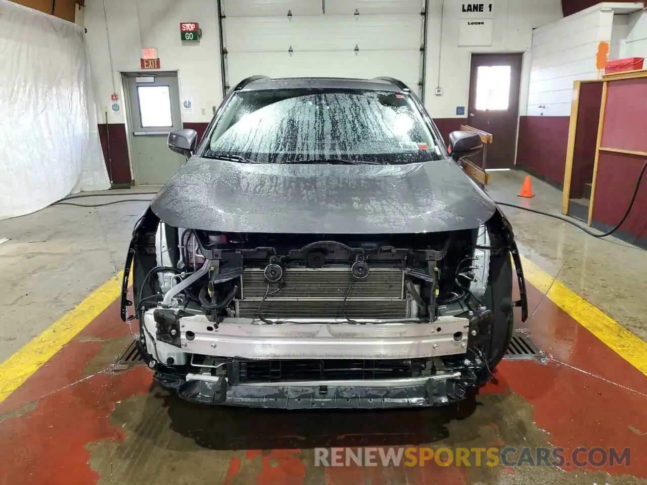 5 Photograph of a damaged car 2T3RWRFV6LW076805 TOYOTA RAV4 2020