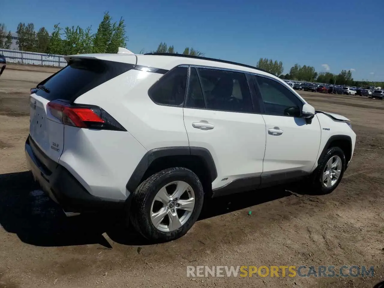 3 Photograph of a damaged car 2T3RWRFV6LW078974 TOYOTA RAV4 2020
