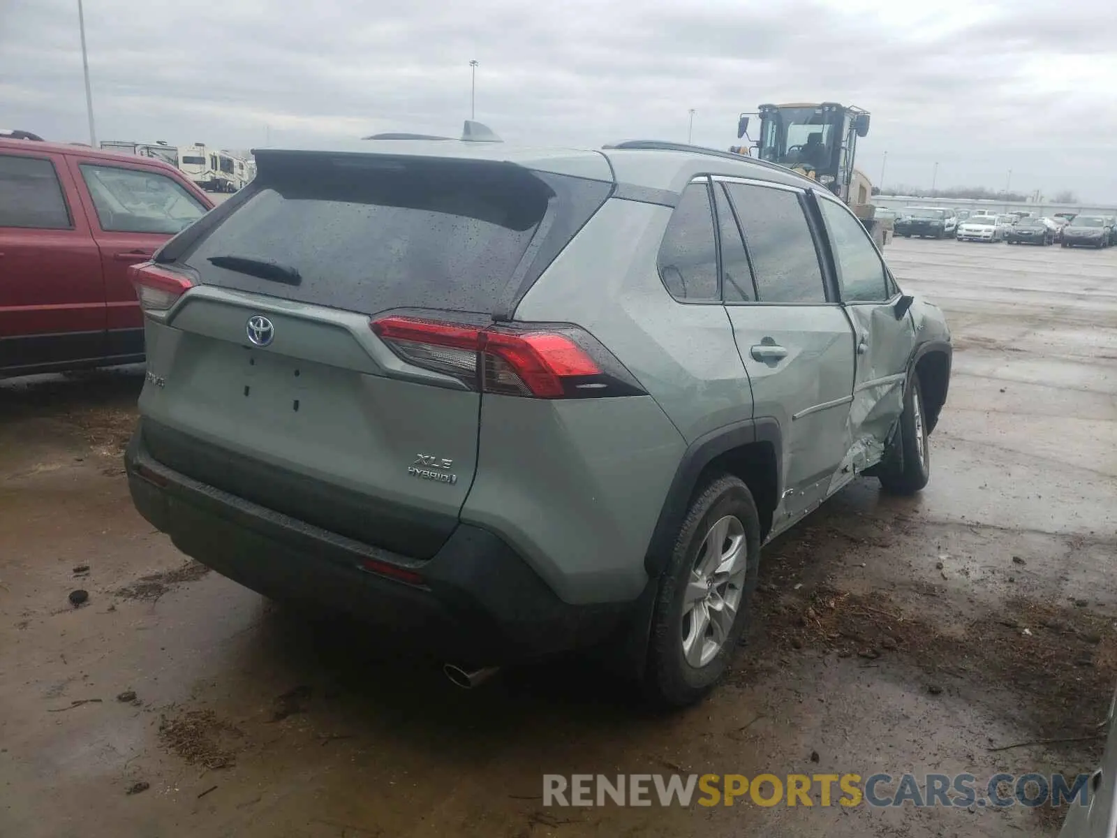 4 Photograph of a damaged car 2T3RWRFV6LW089828 TOYOTA RAV4 2020