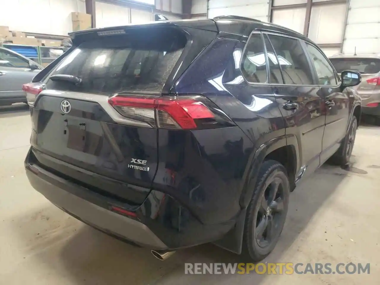 4 Photograph of a damaged car 2T3RWRFV6LW099601 TOYOTA RAV4 2020