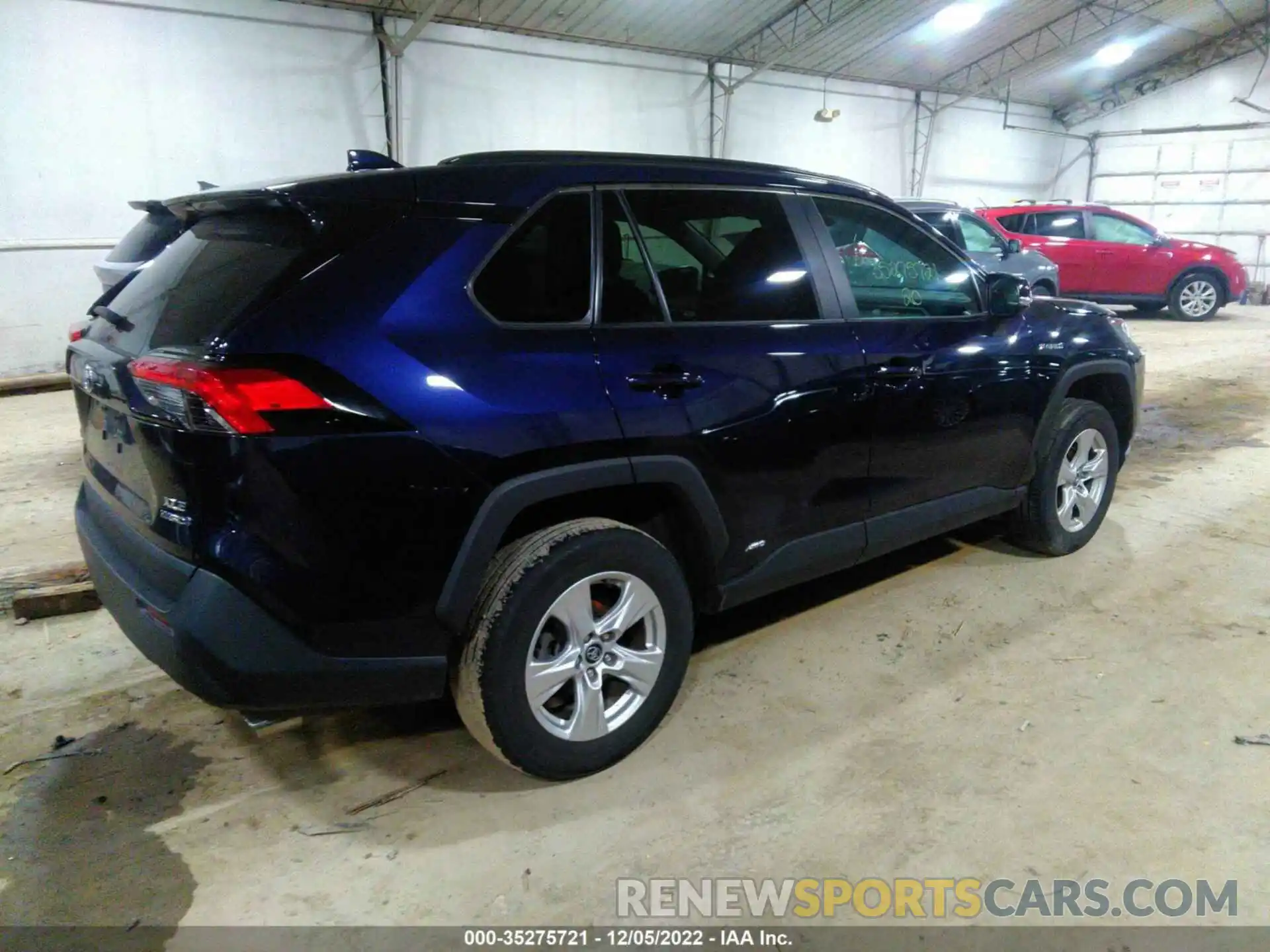 4 Photograph of a damaged car 2T3RWRFV7LW069510 TOYOTA RAV4 2020