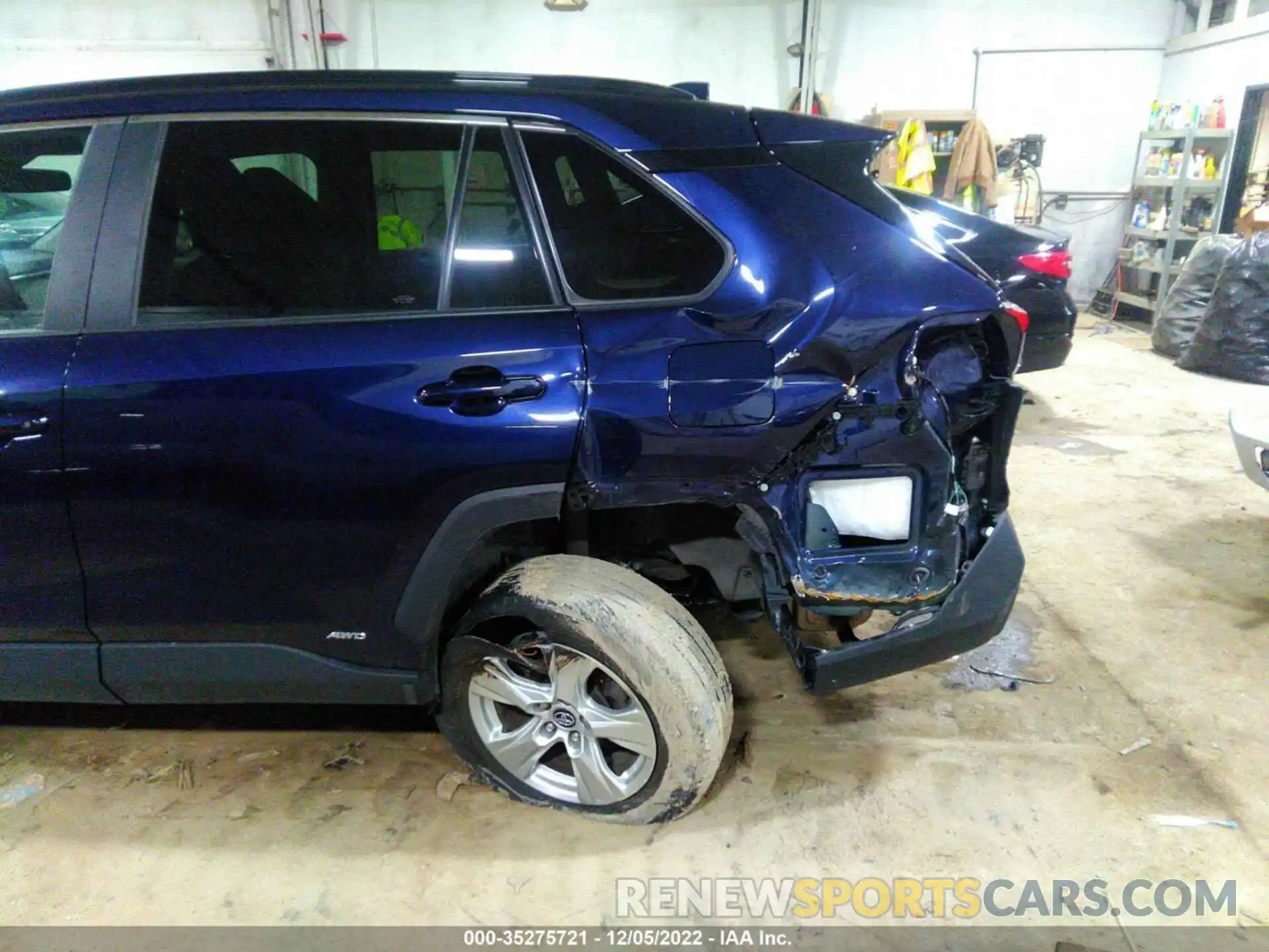 6 Photograph of a damaged car 2T3RWRFV7LW069510 TOYOTA RAV4 2020