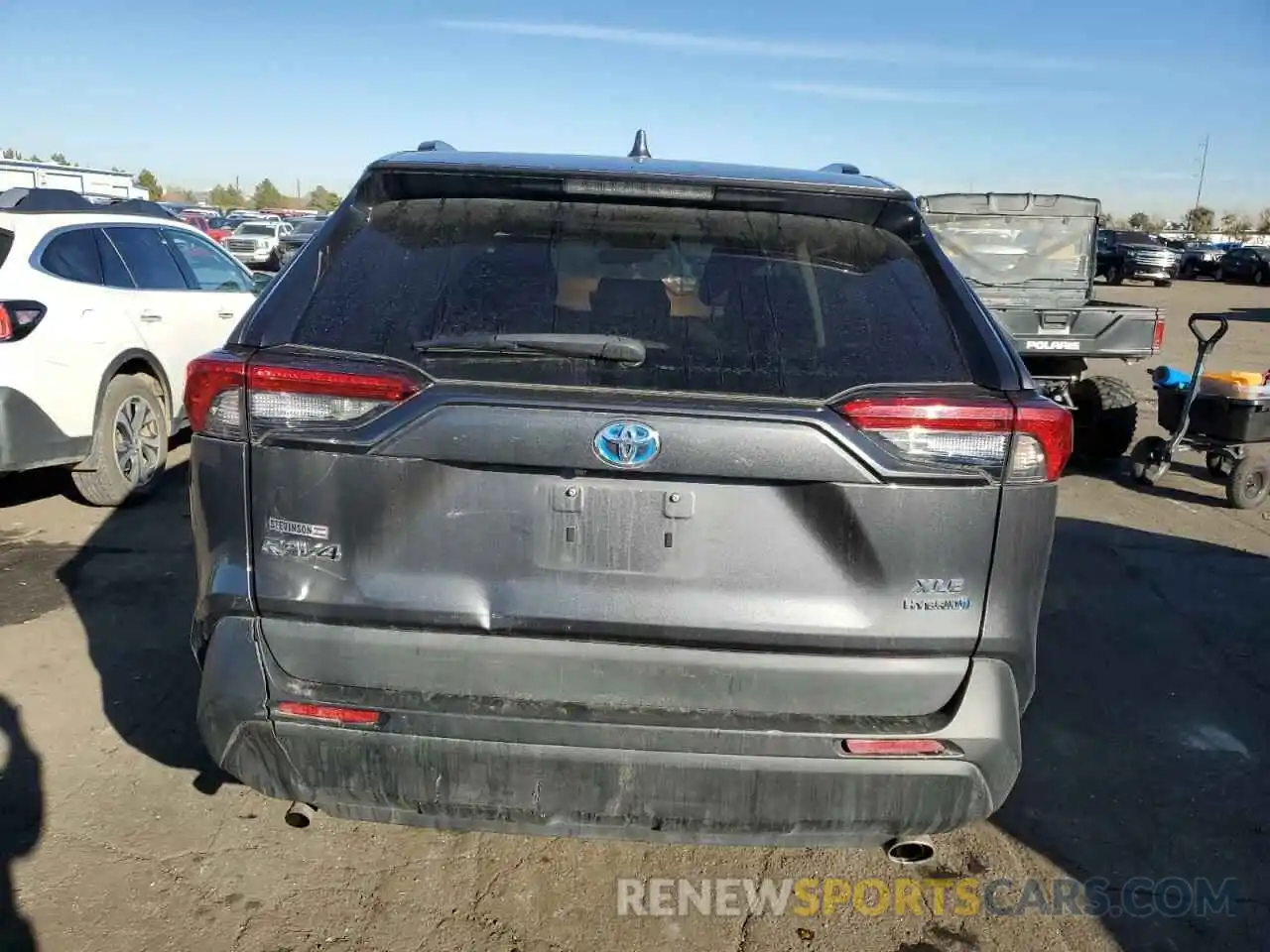 6 Photograph of a damaged car 2T3RWRFV7LW072679 TOYOTA RAV4 2020