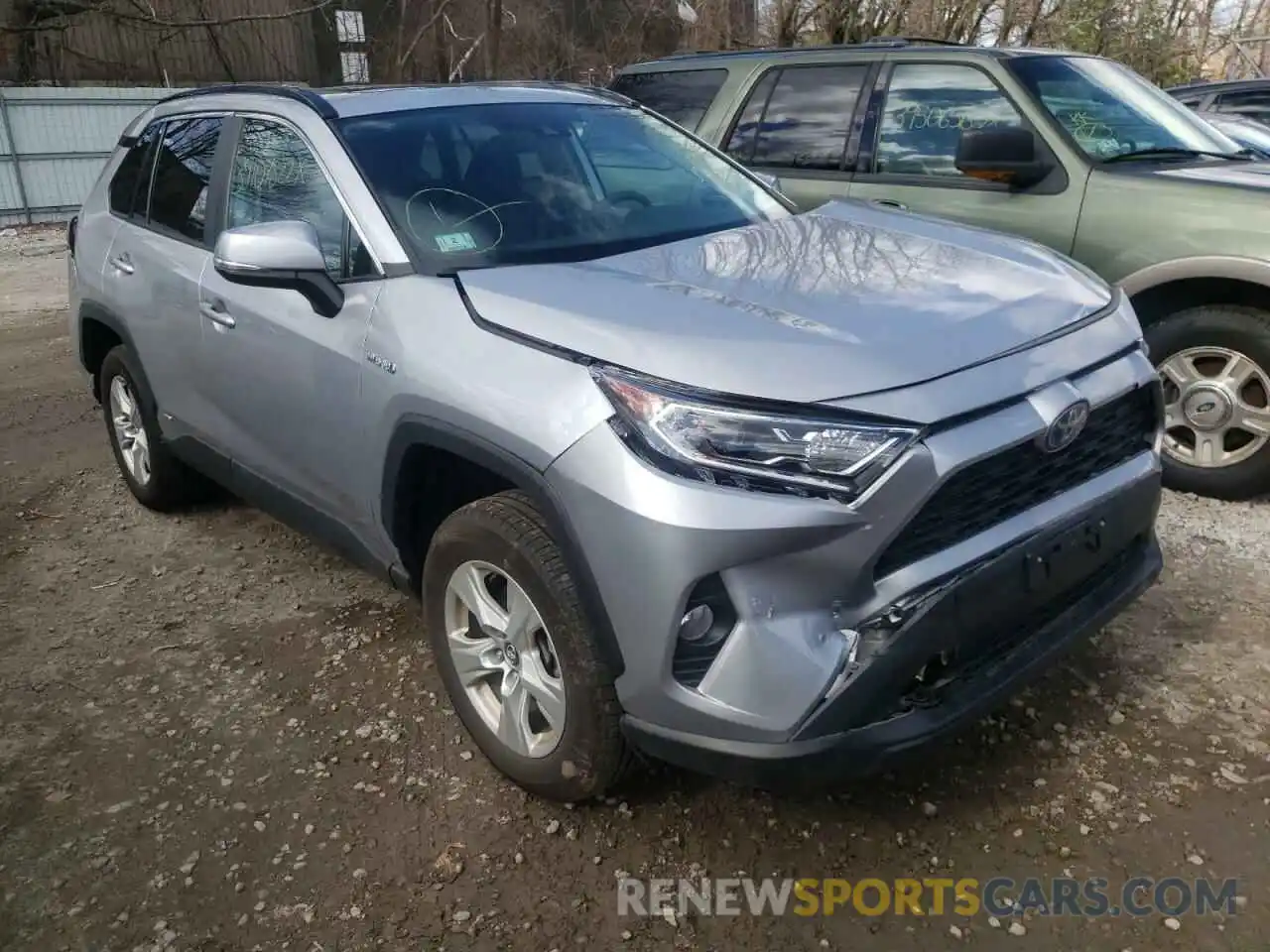 1 Photograph of a damaged car 2T3RWRFV7LW097825 TOYOTA RAV4 2020