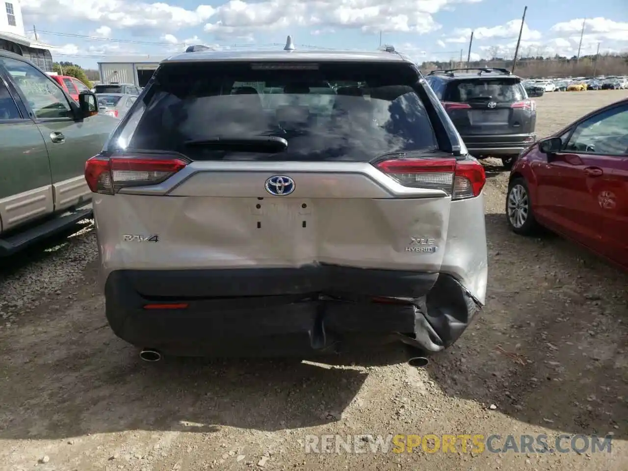 9 Photograph of a damaged car 2T3RWRFV7LW097825 TOYOTA RAV4 2020