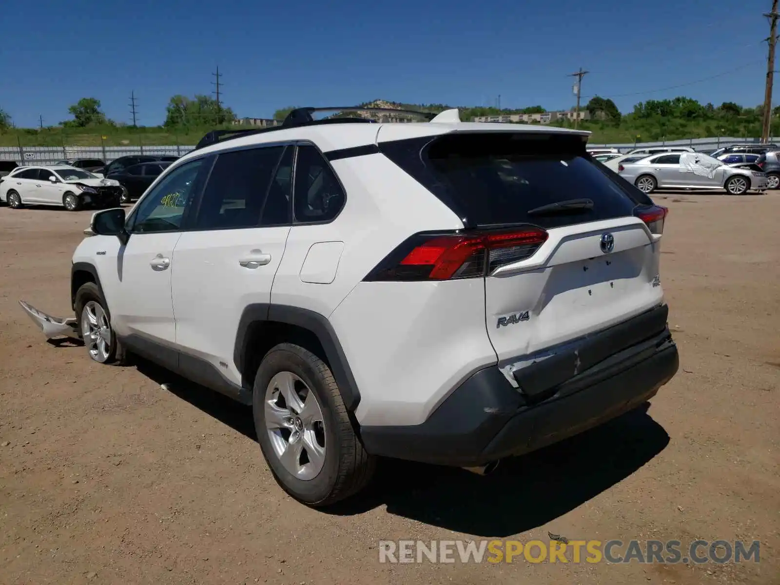 3 Photograph of a damaged car 2T3RWRFV8LW061660 TOYOTA RAV4 2020