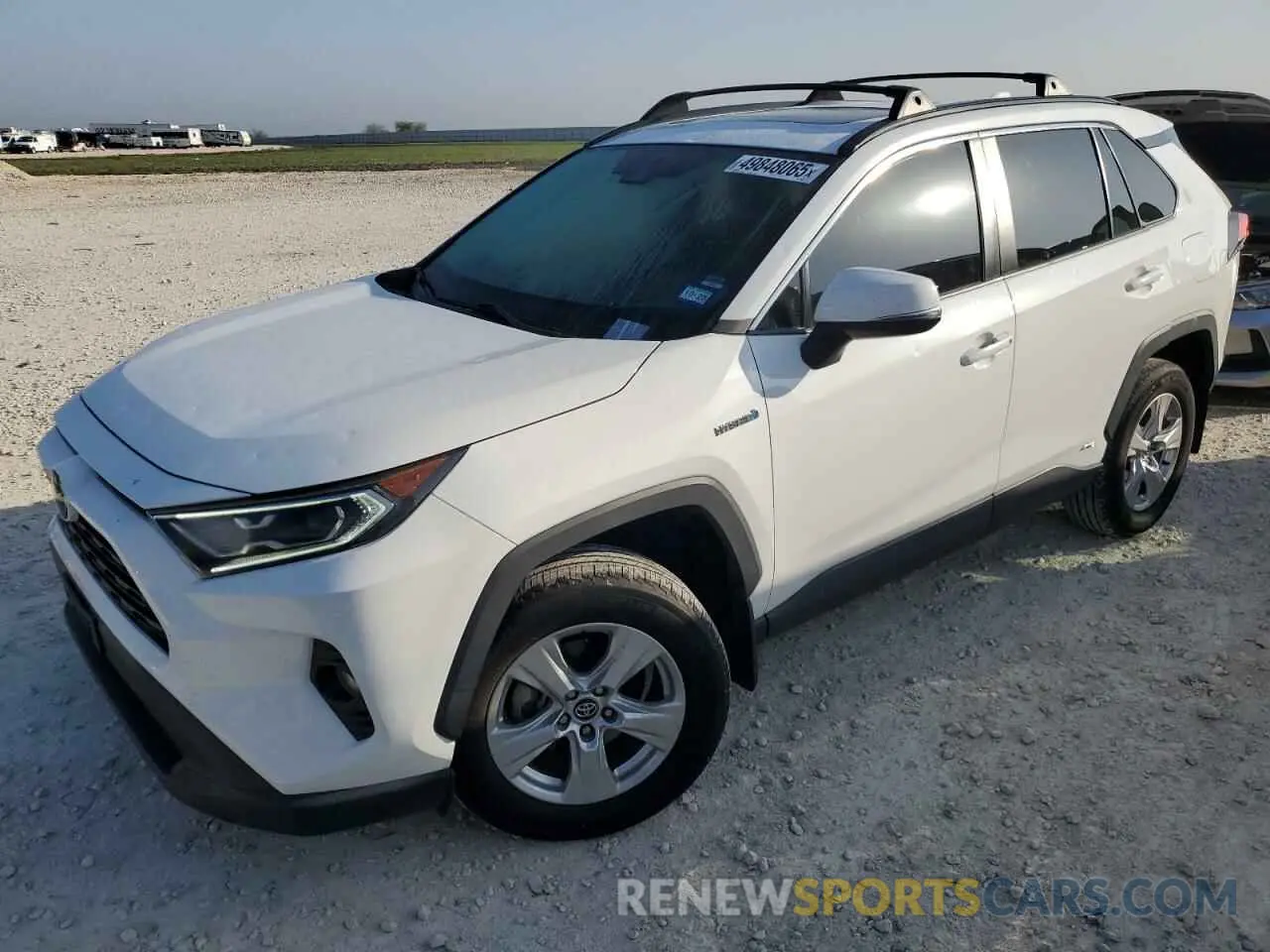 1 Photograph of a damaged car 2T3RWRFV8LW069175 TOYOTA RAV4 2020