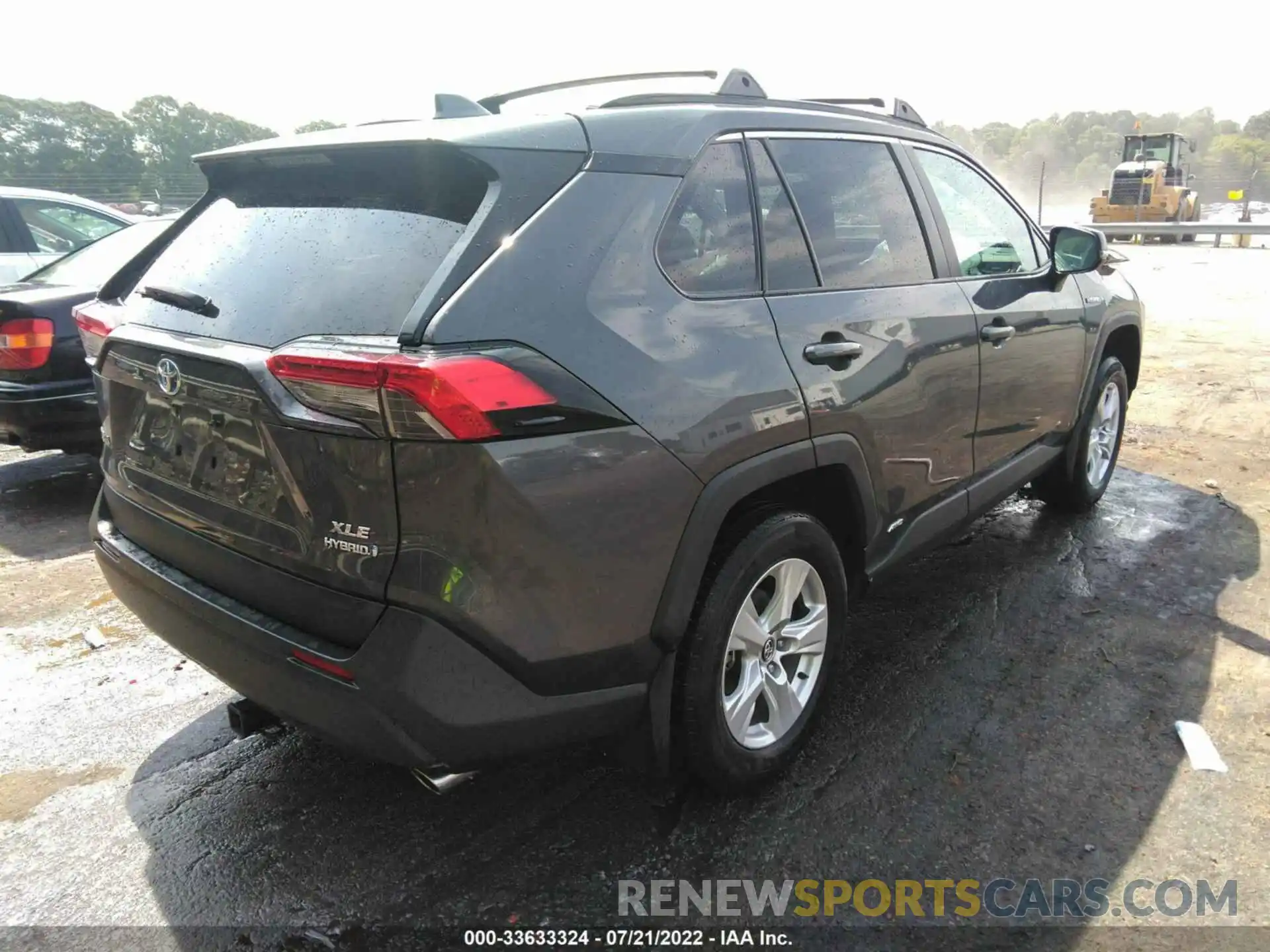 4 Photograph of a damaged car 2T3RWRFV8LW086039 TOYOTA RAV4 2020