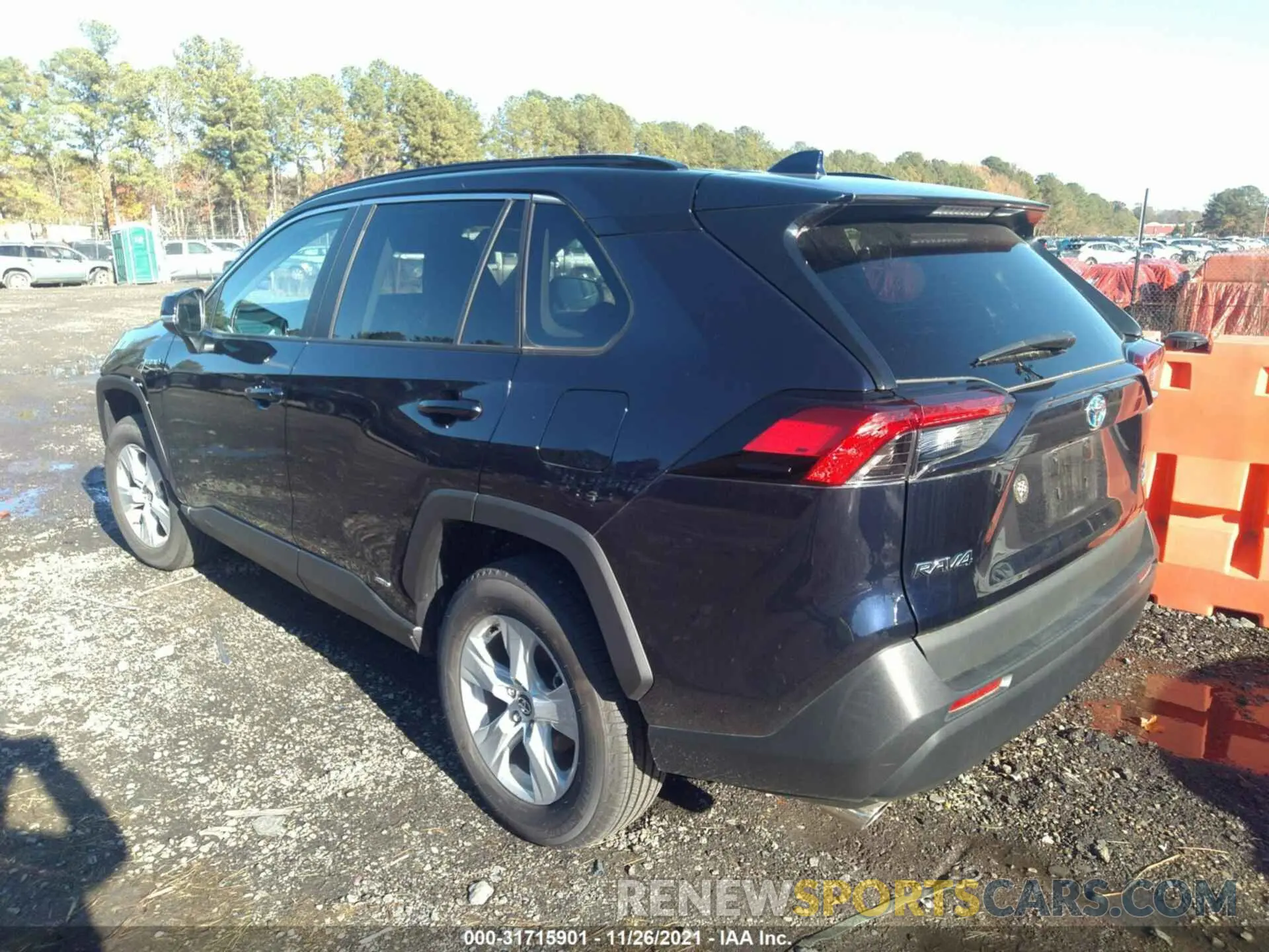 3 Photograph of a damaged car 2T3RWRFV8LW093931 TOYOTA RAV4 2020