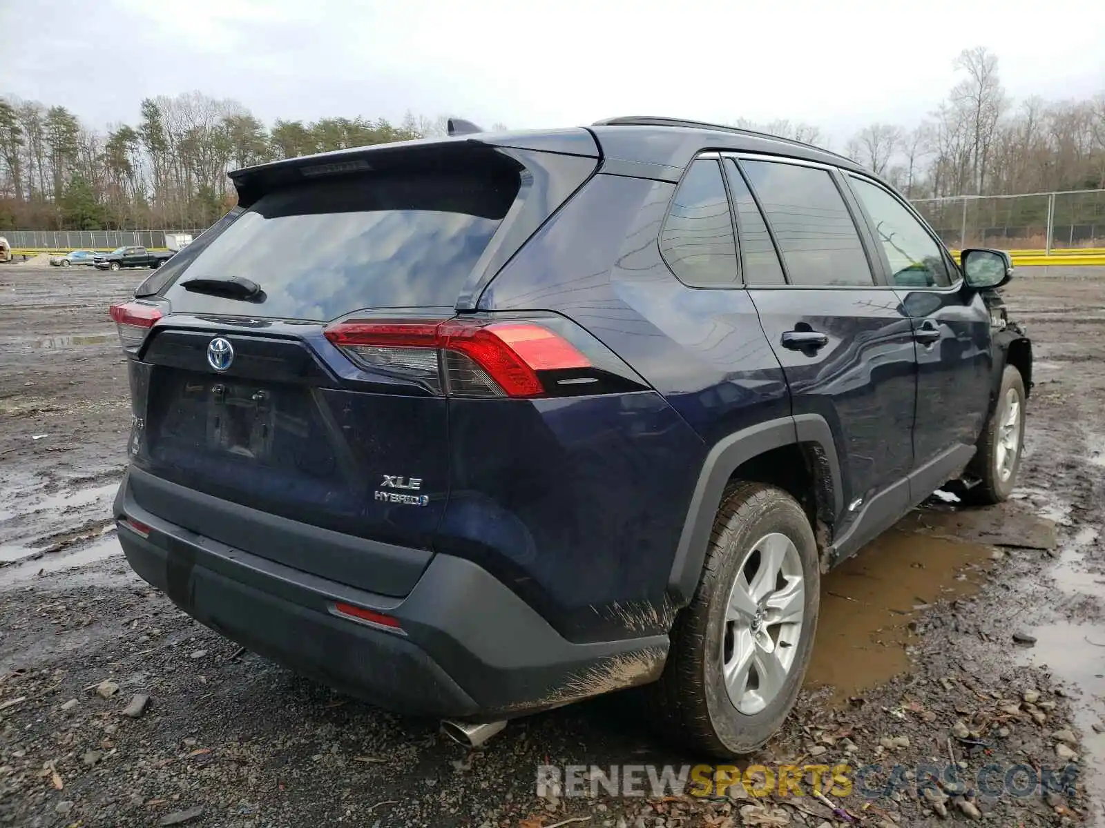 4 Photograph of a damaged car 2T3RWRFV9LW048853 TOYOTA RAV4 2020