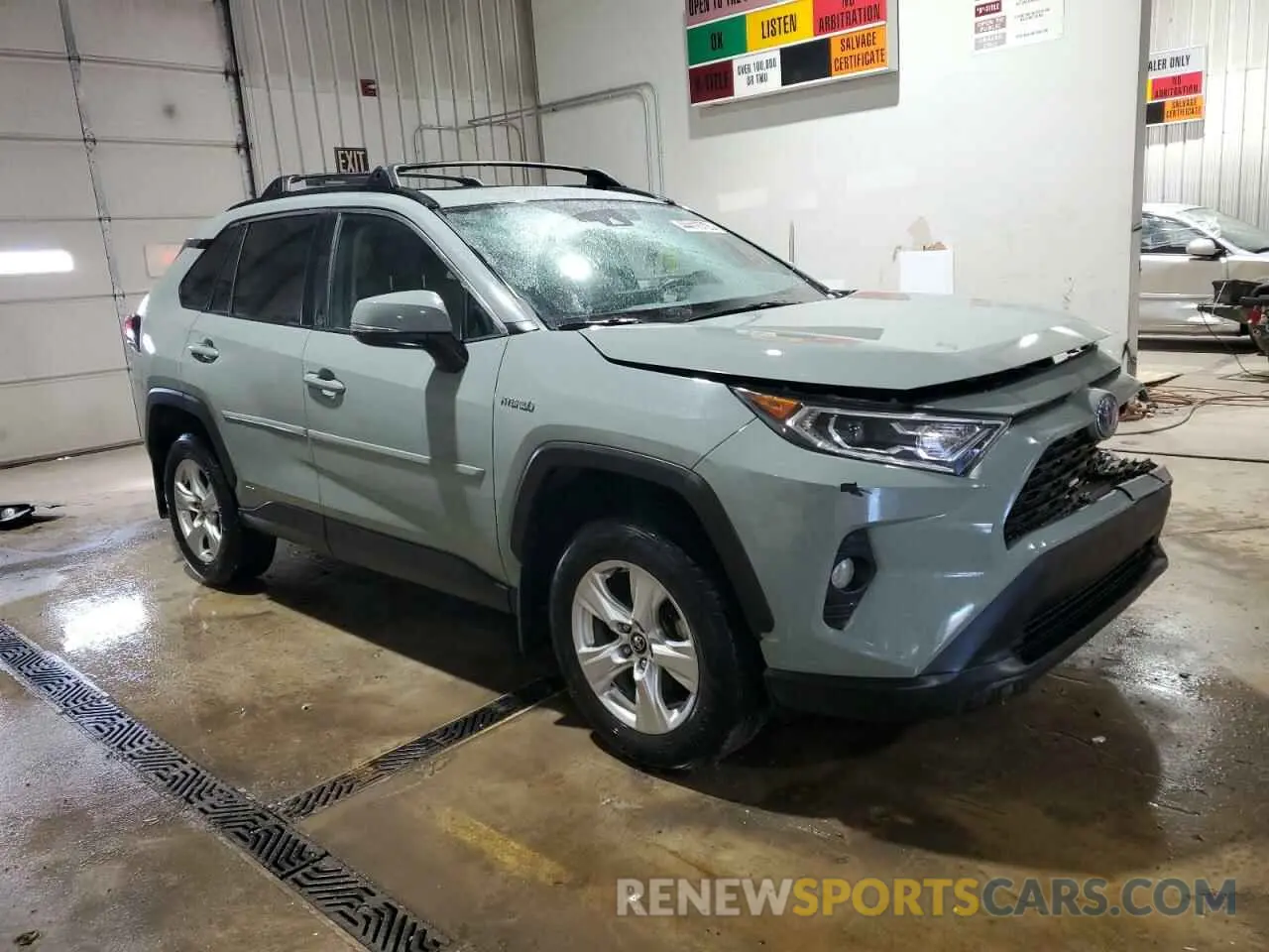 4 Photograph of a damaged car 2T3RWRFV9LW058184 TOYOTA RAV4 2020