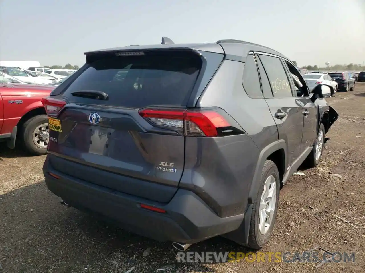 4 Photograph of a damaged car 2T3RWRFV9LW058377 TOYOTA RAV4 2020